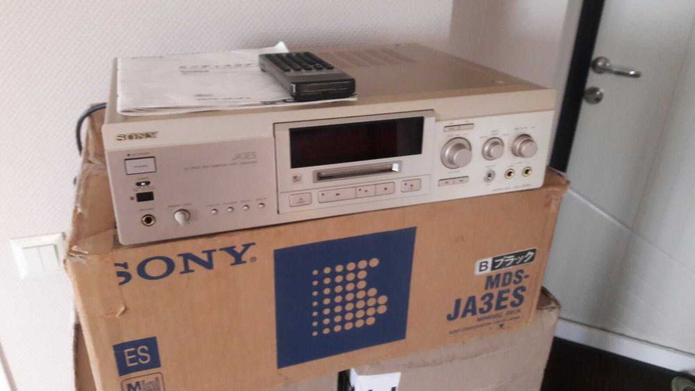 Мини дисковая дека SONY-mds-ja 3 ES- паспорт\пульт\коробка\ дека как новая! цвет-шампань