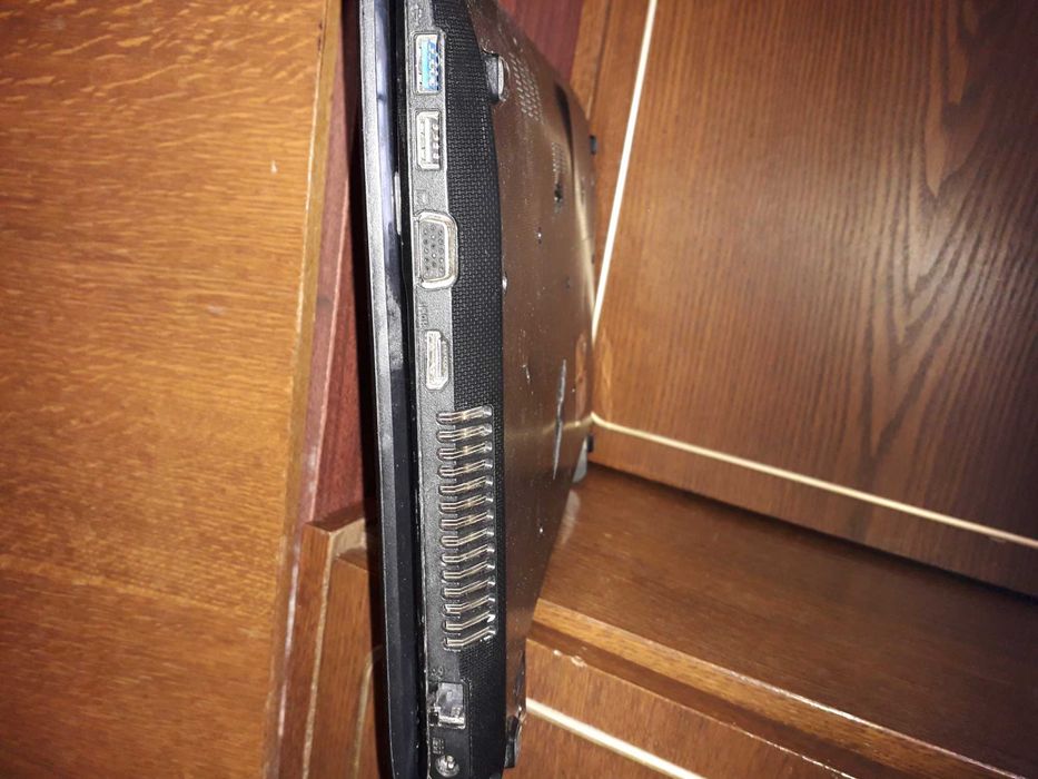 Продам-обміняю б\у ноутбук  Асус неробочий