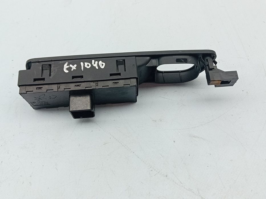 Comando / botão / interruptor vidros frente esquerdo VOLKSWAGEN Tiguan