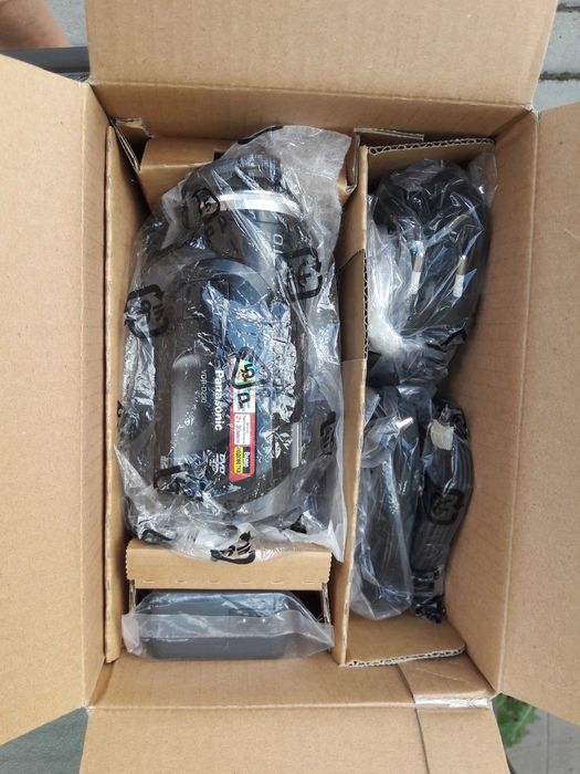 Відеокамера Panasonic нова