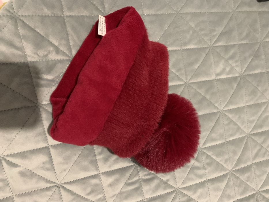 Czapka bordowa idealna na chlodne dni