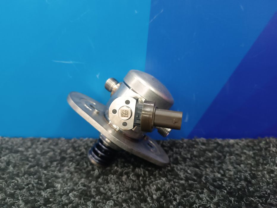 Насос паливний BMW B58 X3 X5  X6 13517934496 насос высокого давления