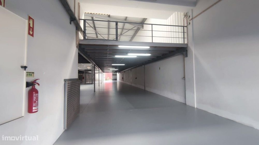 Espaço  para armazém ou atividade industrial