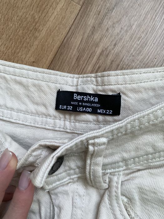 Джинси від Bershka
