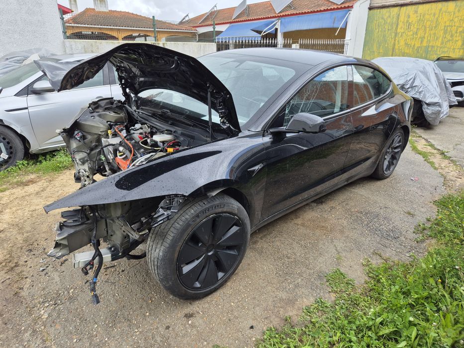 Tesla modelo 3 de 2024 para peças com apenas 13000km