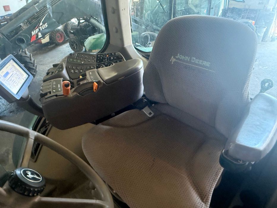 John Deere 7230R