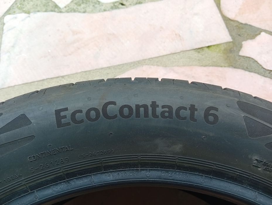 2 Pneus continental 245/45/18