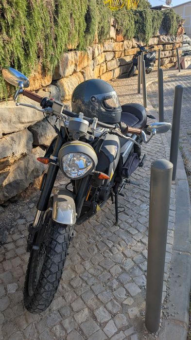 Moto 125 - FB Mondial HPS + Capacete Biltwell Gringo S