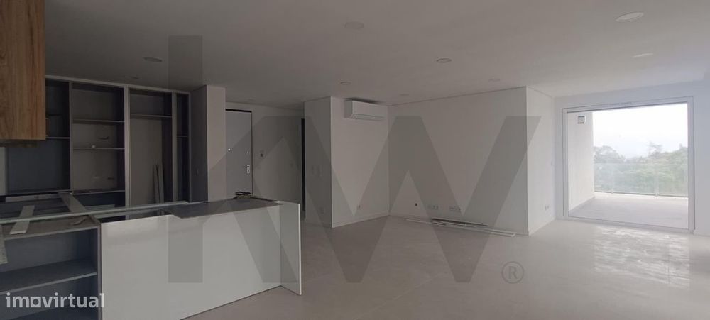 Apartamentos T2, T3 E T3 Duplex Em Palmela — Terraços, Garagens E Parq