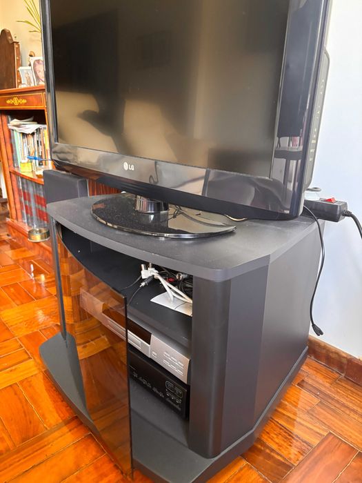 Móvel para TV com vidro