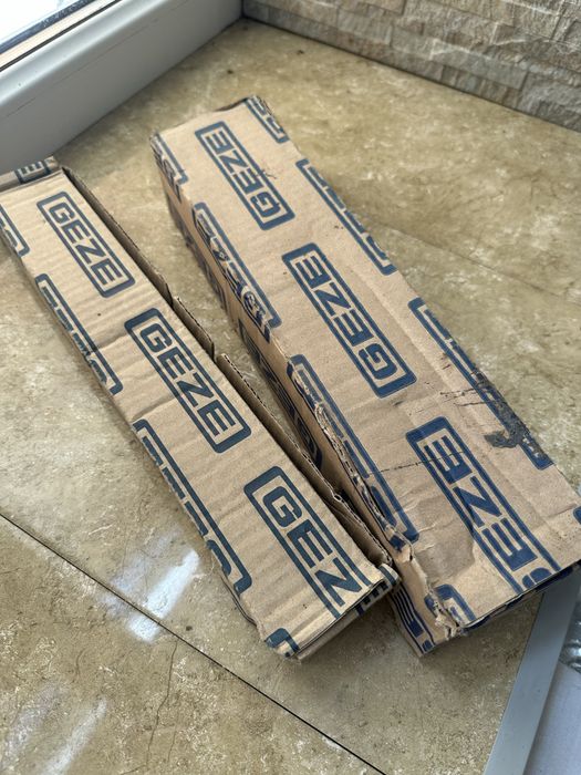 Продам доводчик дверной GEZE