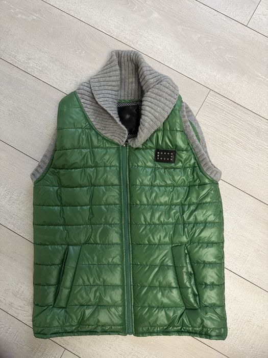 Продам фірмовий жилет