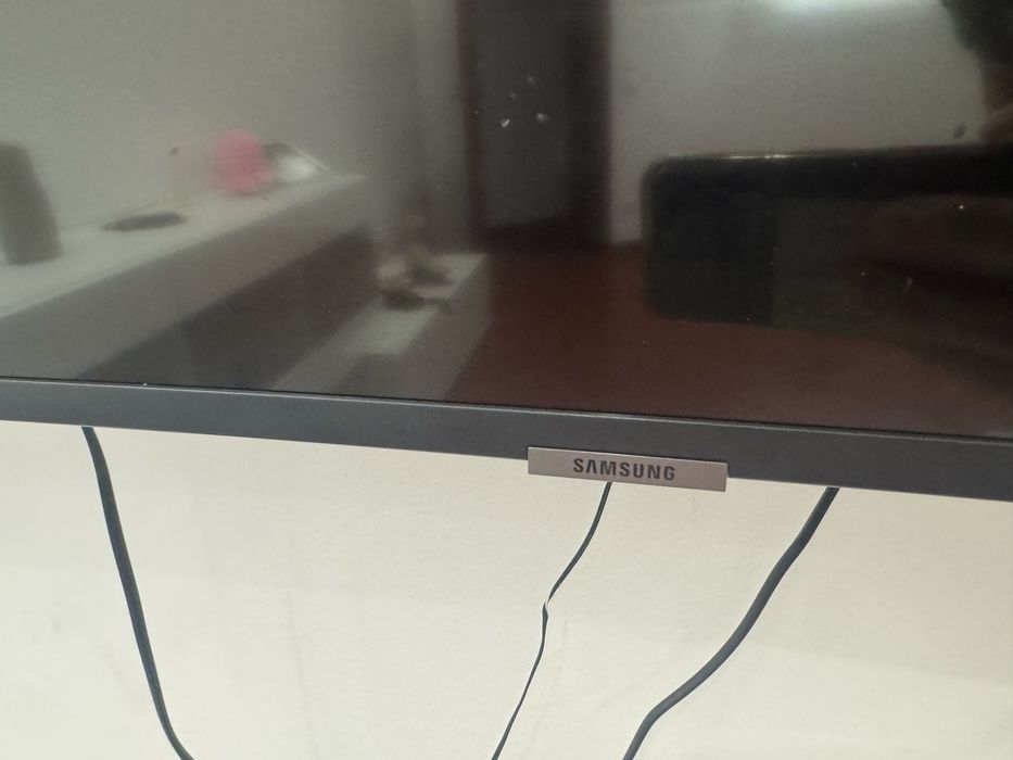 Tv samsung. Com suporte incluido