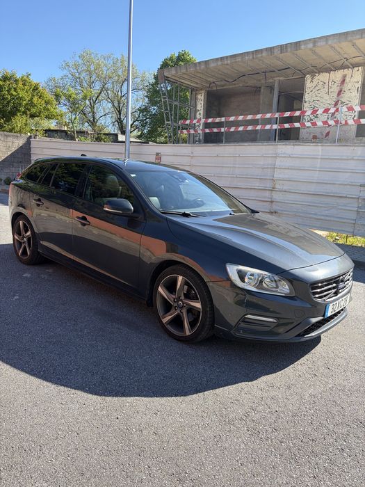 Volvo v60 d2 R-design
