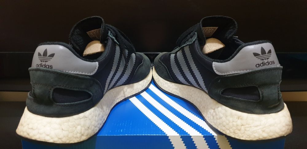 Ténis usados em ótimo estado Adidas Original I-5923 tamanho 43 1/3.