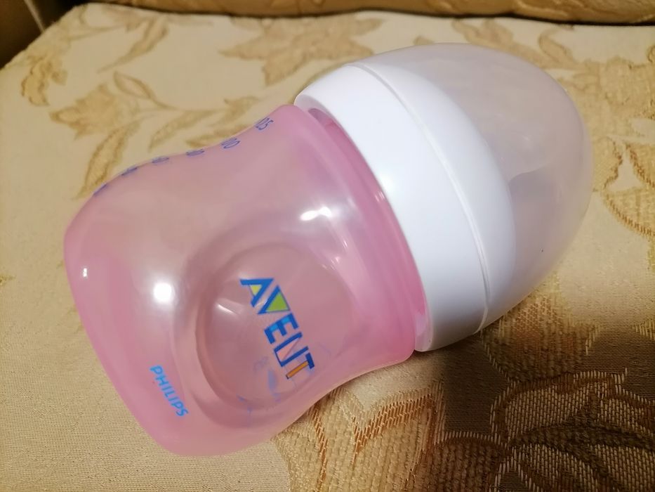 Пляшечка для годування.