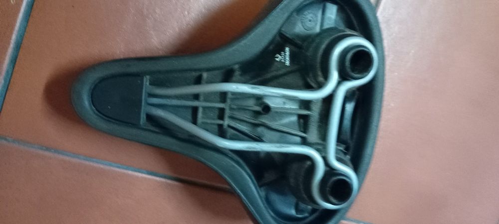 Banco de bicicleta em silicone  e volante