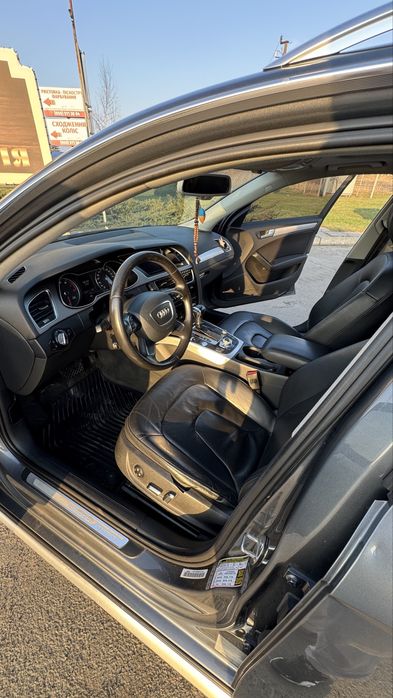 Продам автомобіль Ауді Б8 / Audi A4 Allroad 2013