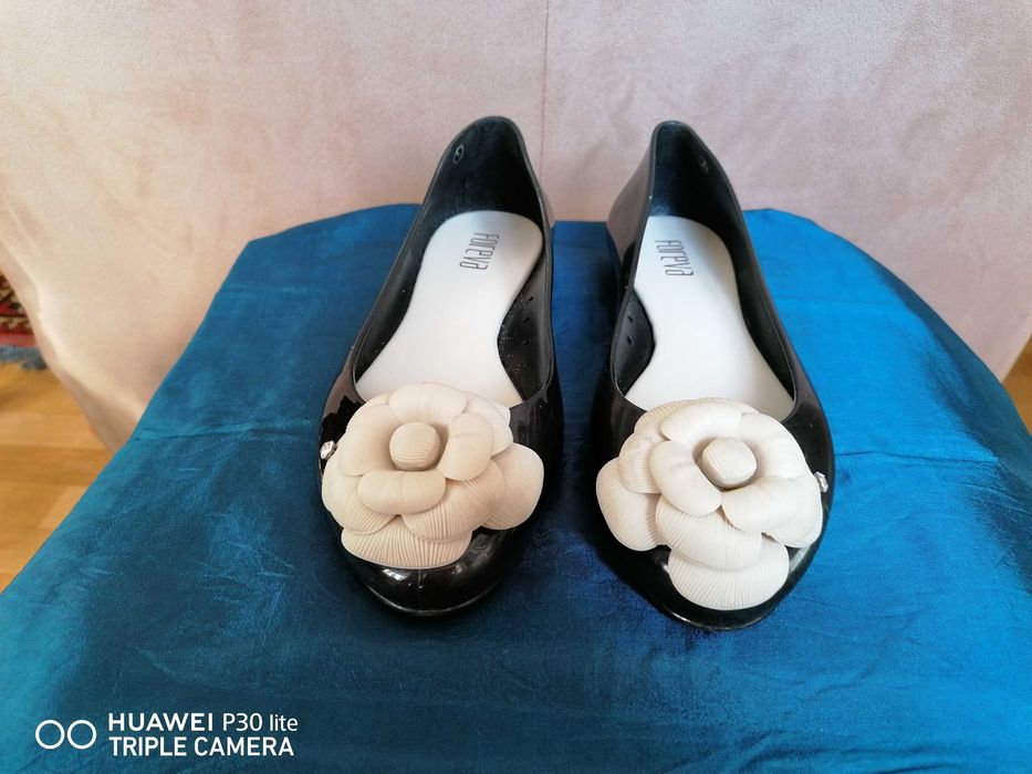 Sapatos estilo "melissa"