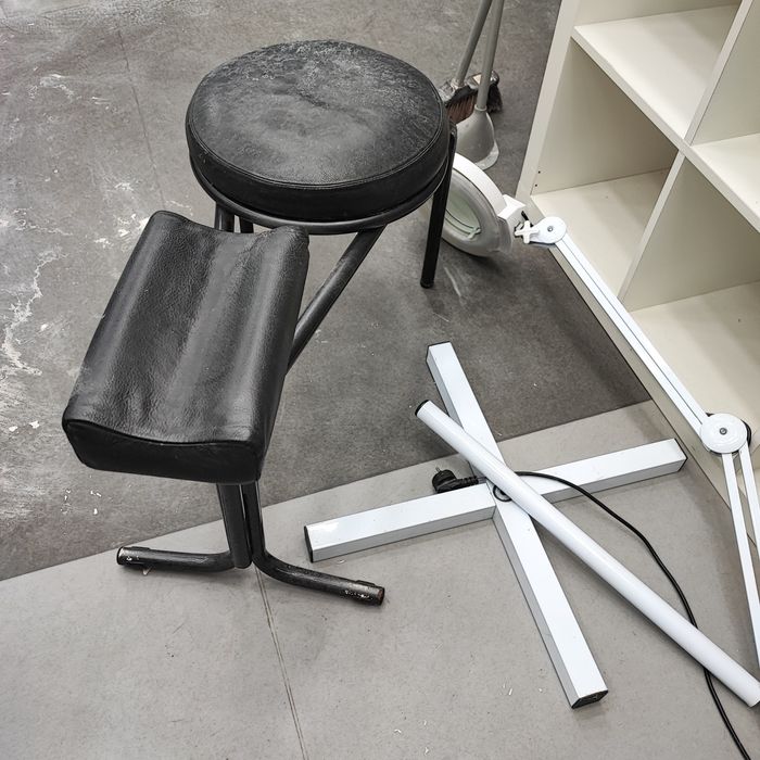 Material e equipamento para cabeleireiro