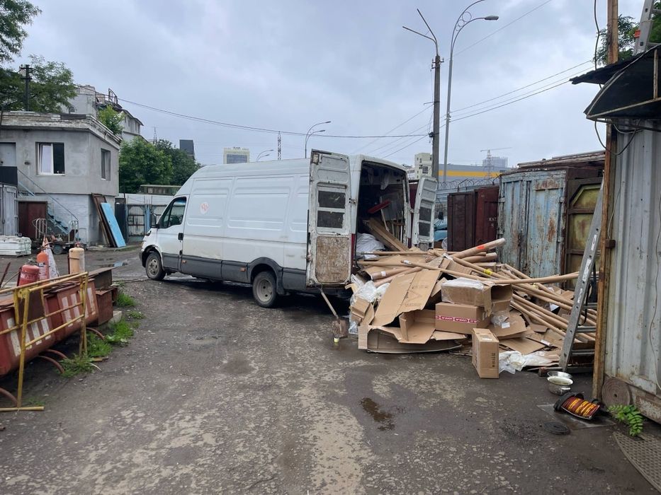Вивіз побутового і будівельного сміття, очищення ділянок та вивіз сміття, прибирання та вивіз сміття. Вивезення мотлоху. Вантажники