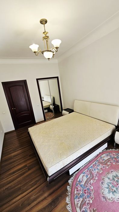 Продам 3кв. Центр, сталинка 2 этаж, гараж, набережная