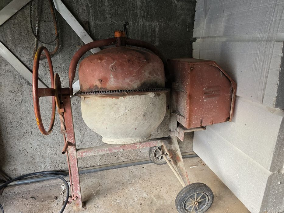 Vendo batoneira   em bom estado