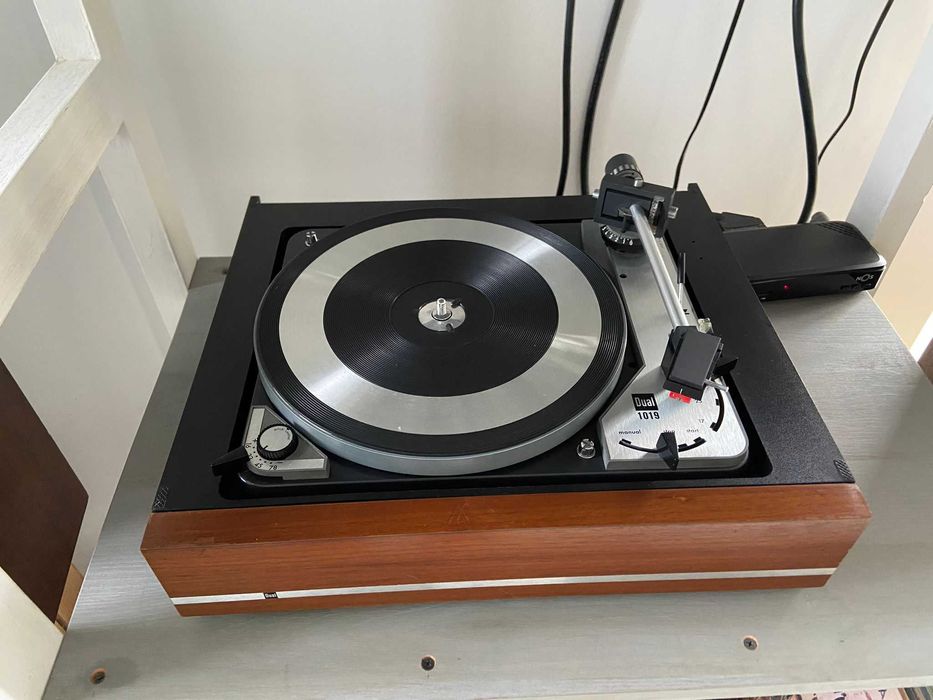 Vendo gira discos DUAL 1019