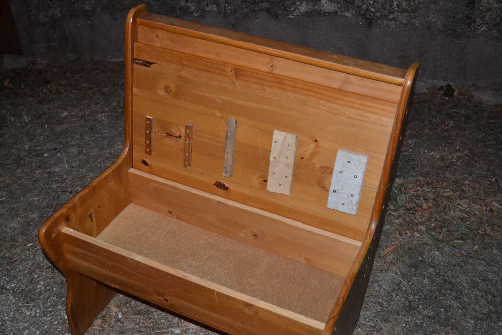 Banco largo de madeira