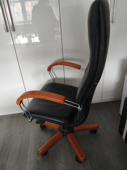 Skórzany fotel biurowy/gabinetowy