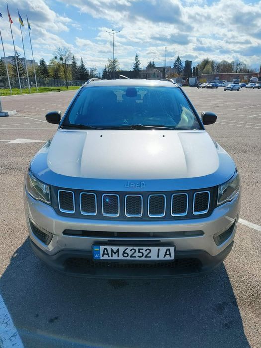 Продам Jeep Compass  Sport (4*4)2021року  2.4L бензин