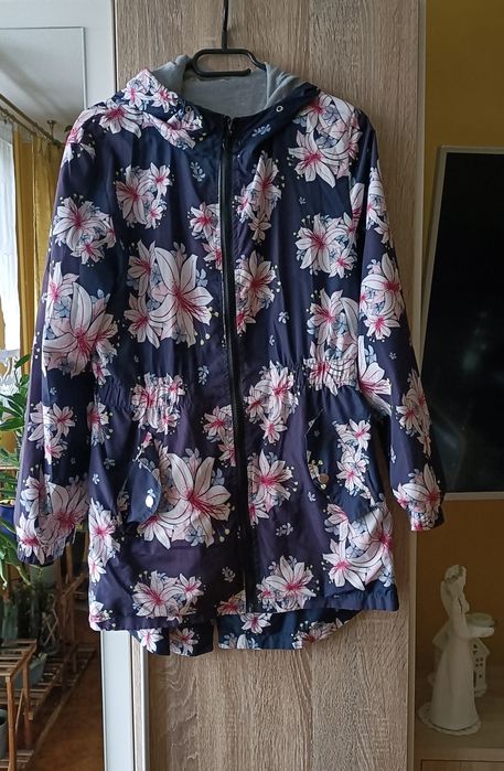 Cienka parka w kwiaty. TXM
