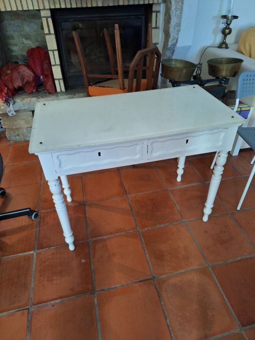 Secretaria com 2 gavetas