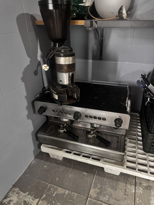 Maquina cafe industrial + moinho