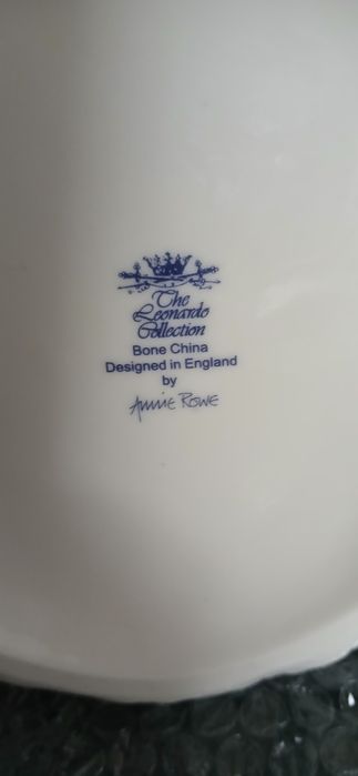 The z Leonardo Collection .Figurka porcelanowa .