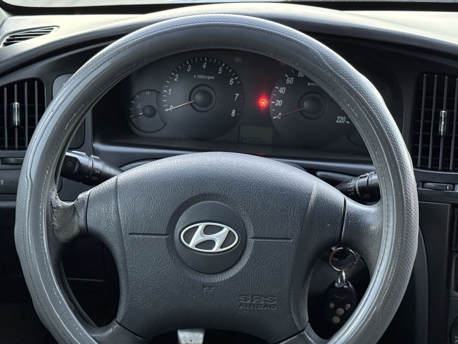 Hyundai Elantra 1.6 бензин