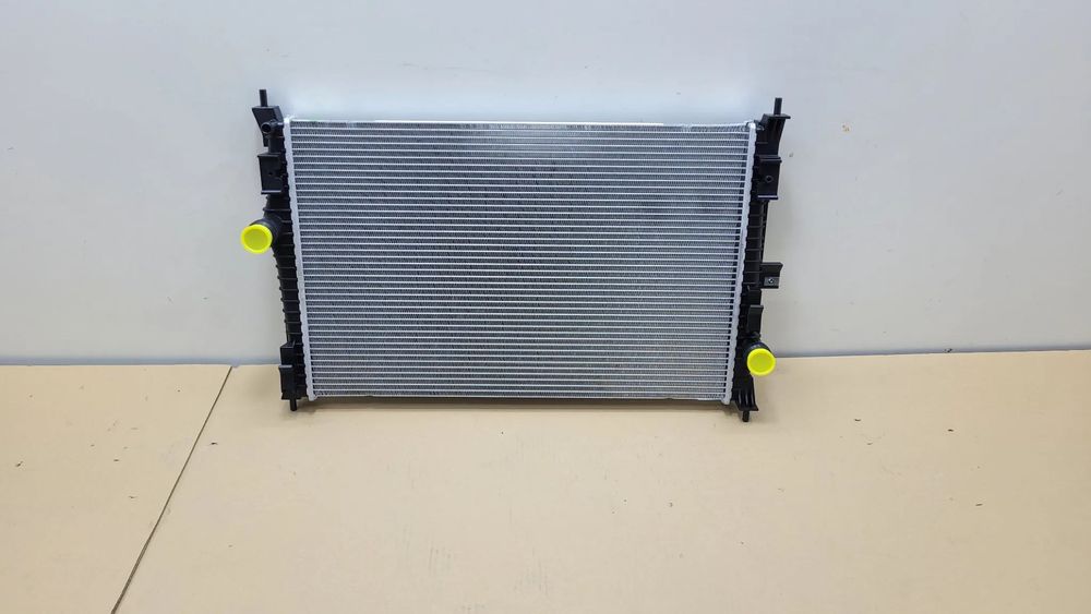 CHŁODNICA WODY BERLINGO COMBO C4 PICASSO SPACETOURER 308 3008 VIVARO 9675747980