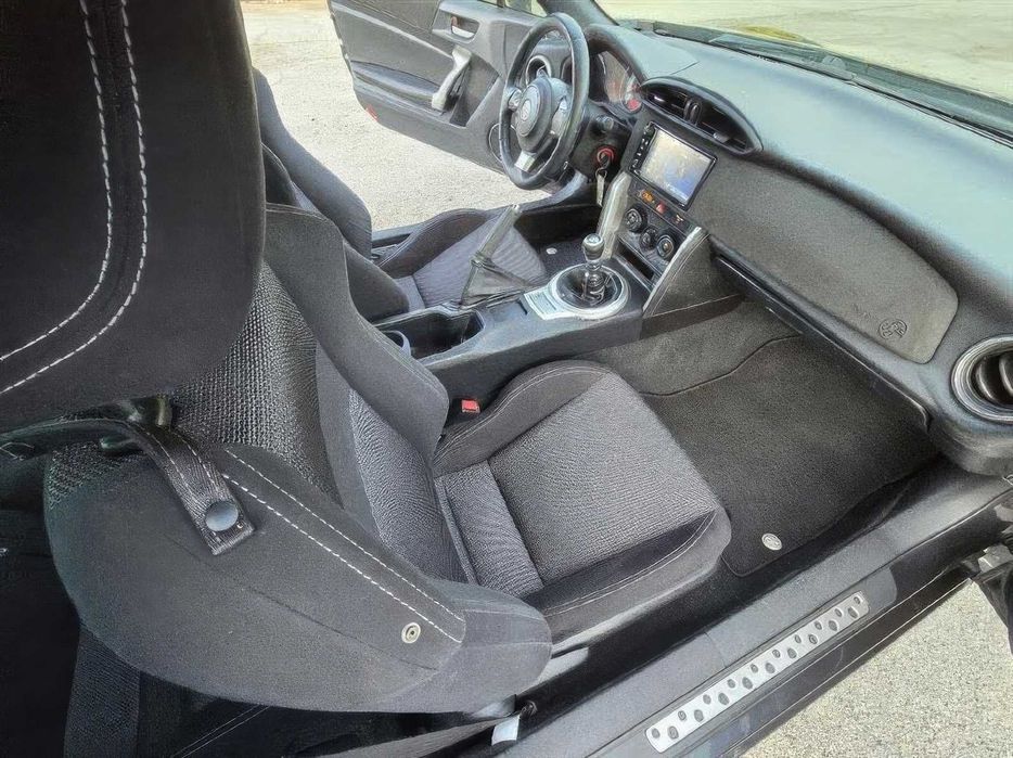 Toyota GR86      2017