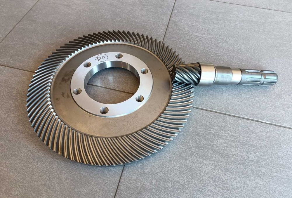 Przekładnia stożkowa 9x86 zgrabiarki FELLA TS Zambrów • OLX.pl