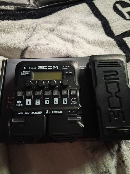 Zoom G1X Four novo