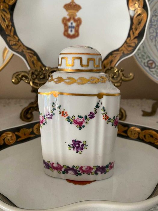 Pote/Frasco de Chá em Porcelana NG – Reprodução Oficial de Museu