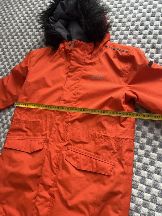 Курточка демісезонна на 158 см.