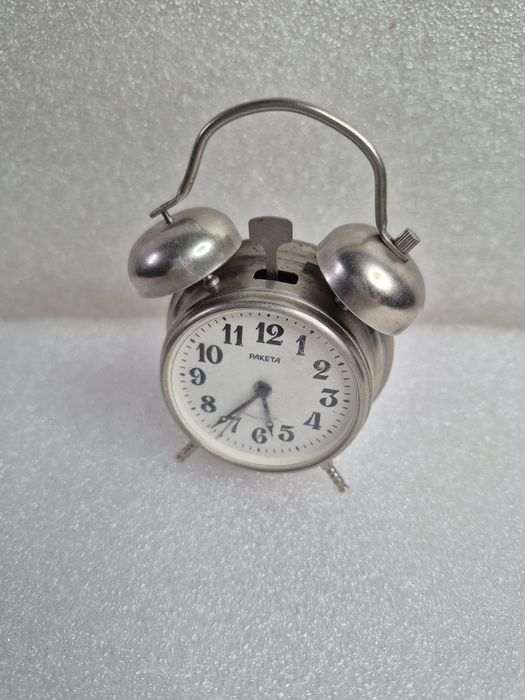 Часы ракета будильник