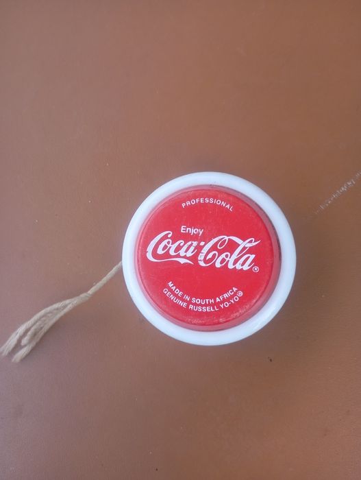 YO YO coca cola .
