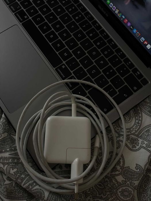Apple MacBook Air 2018 - Intel Core i5 com 8GB, 128GB Disco SSD, 13.3"