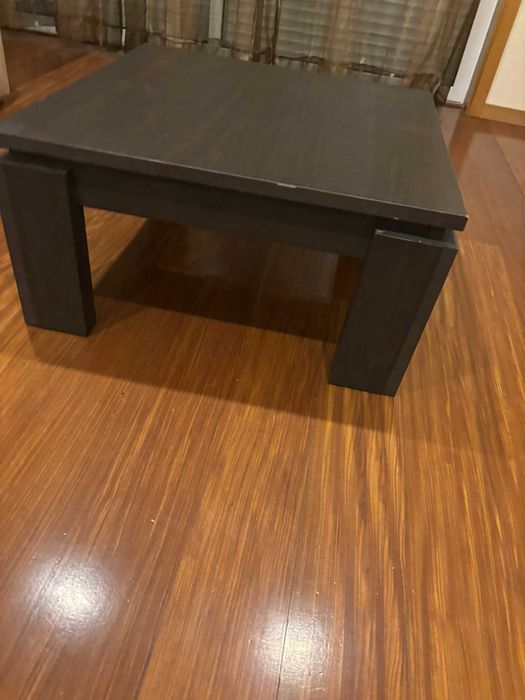MESA de CENTRO QUADRADA em tom wengé