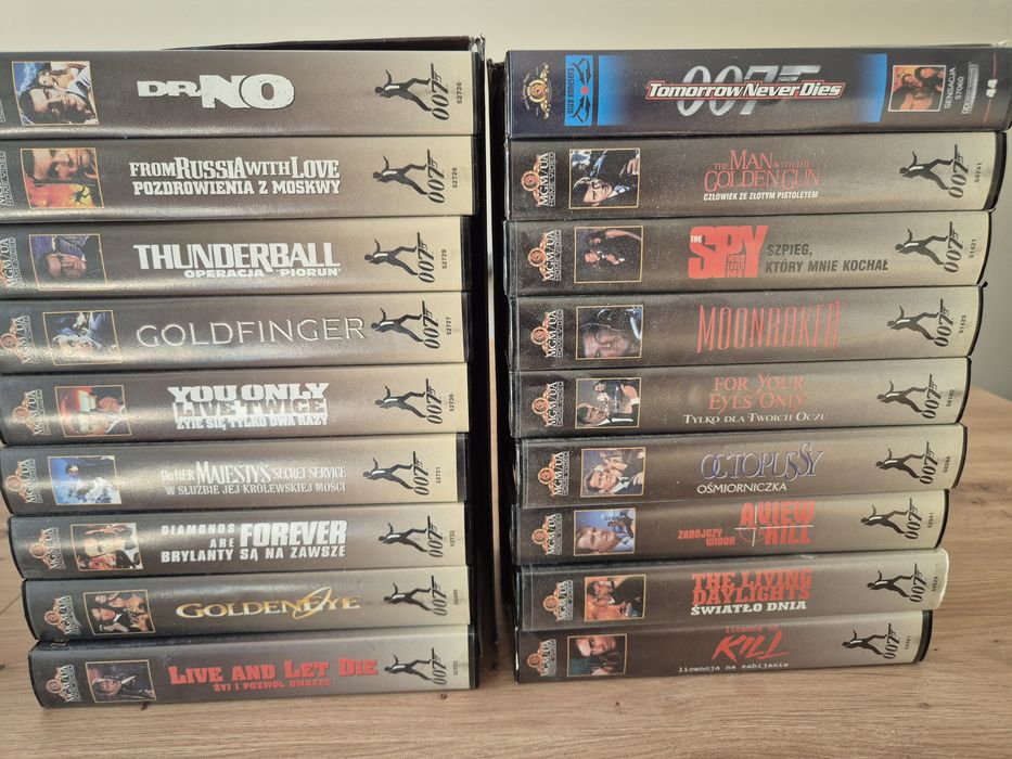 Kolekcja VHS James Bond