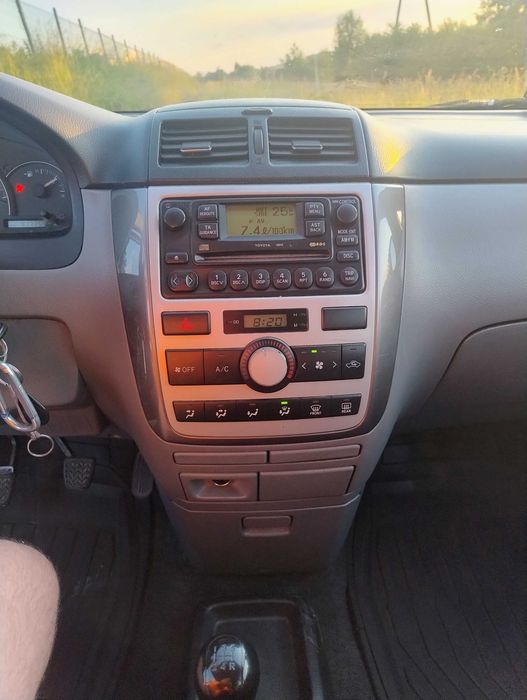 Toyota Avensis Verso