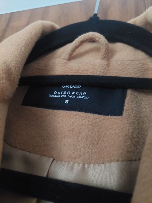 Jesienny klasyczny brązowy płaszcz damski cropp s 36