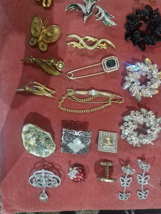 Продам немецкие старинные броши